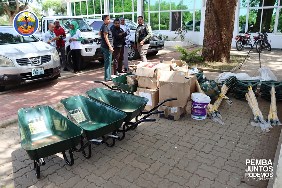 CMCP recebe material de limpeza primária doado pela AICS